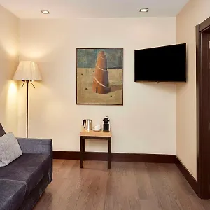 Nh Eixample 3*, Barselona İspanya